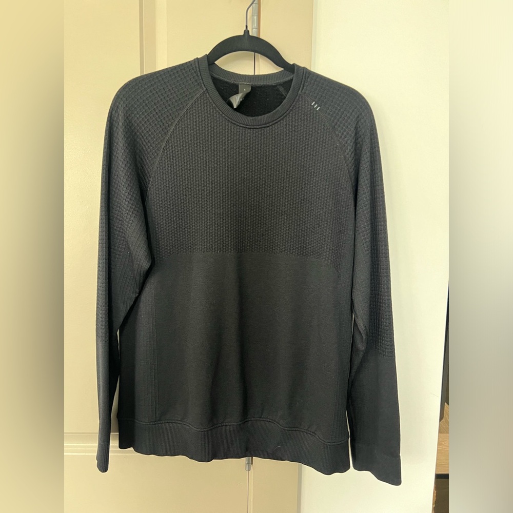 Black Lululemon sweater